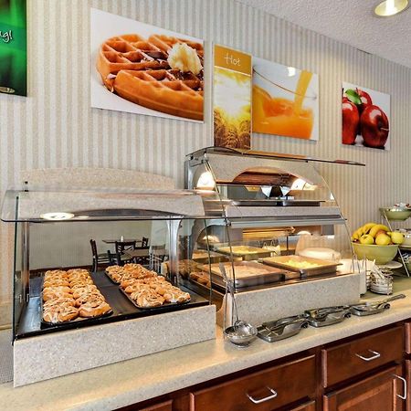 Quality Inn Spring Mills - Martinsburg North Екстериор снимка