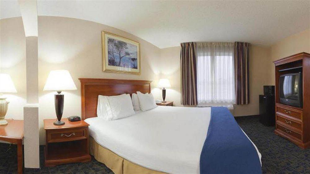 Quality Inn Spring Mills - Martinsburg North Екстериор снимка