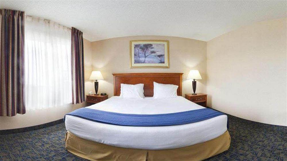 Quality Inn Spring Mills - Martinsburg North Екстериор снимка