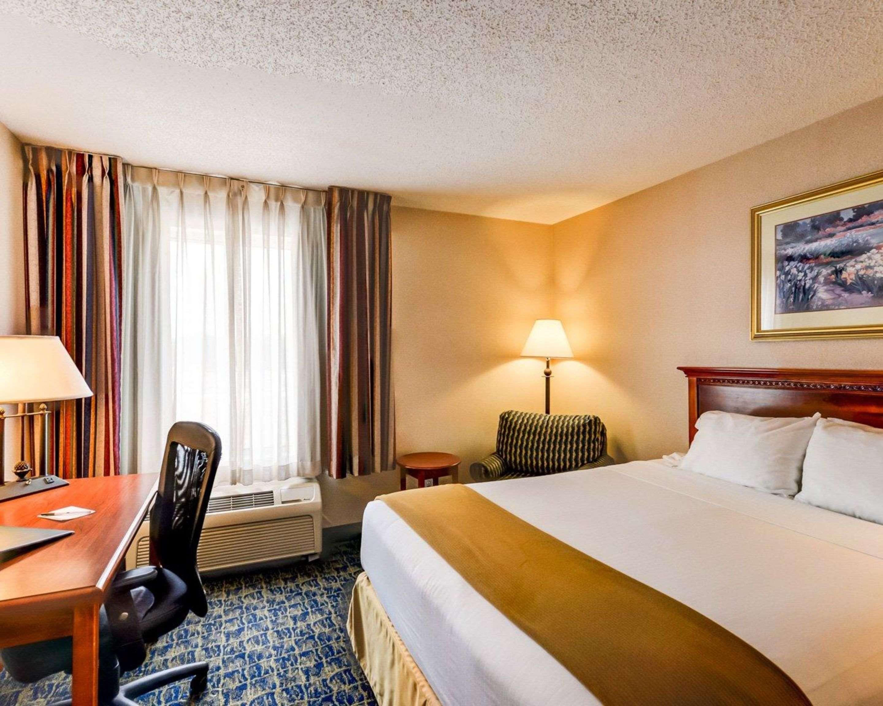 Quality Inn Spring Mills - Martinsburg North Екстериор снимка