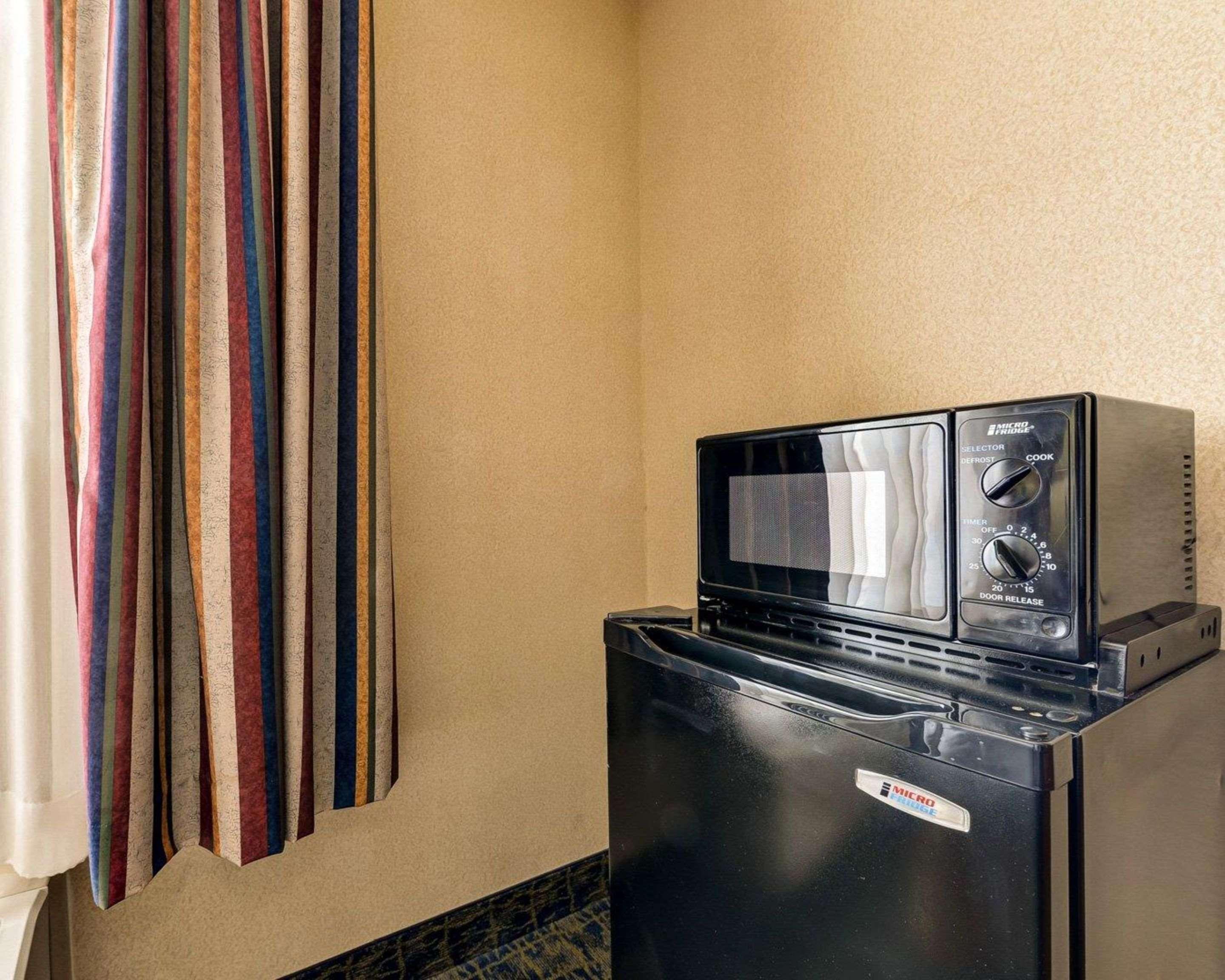 Quality Inn Spring Mills - Martinsburg North Екстериор снимка
