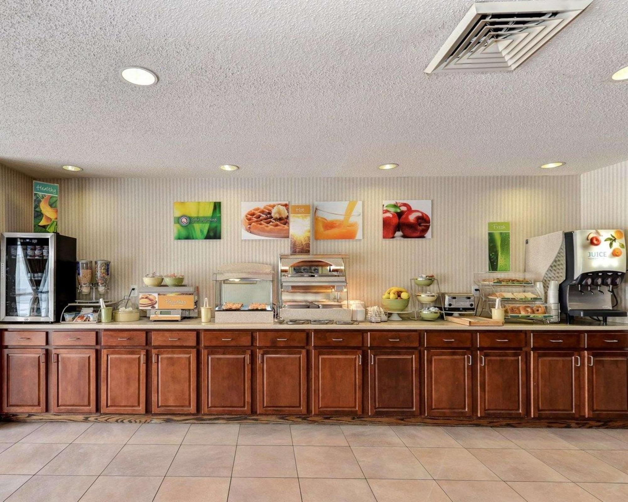 Quality Inn Spring Mills - Martinsburg North Екстериор снимка