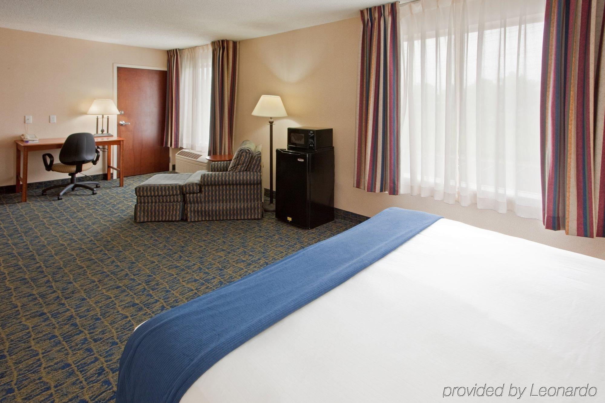 Quality Inn Spring Mills - Martinsburg North Екстериор снимка