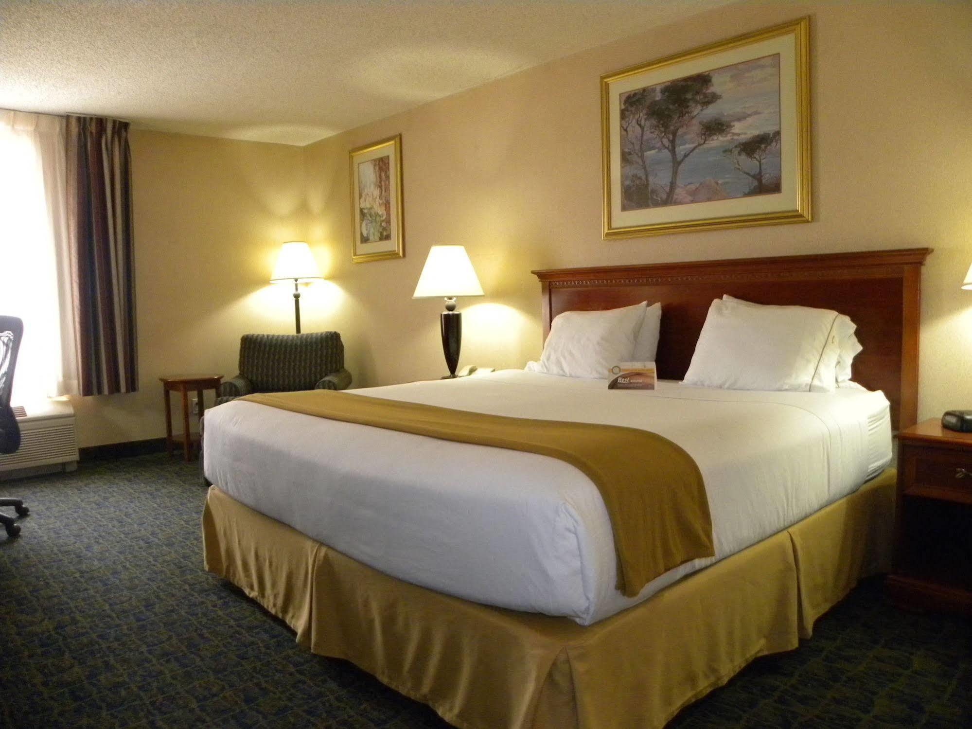 Quality Inn Spring Mills - Martinsburg North Екстериор снимка